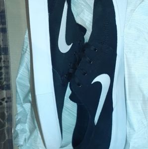 Size 12 Nike Janoskis